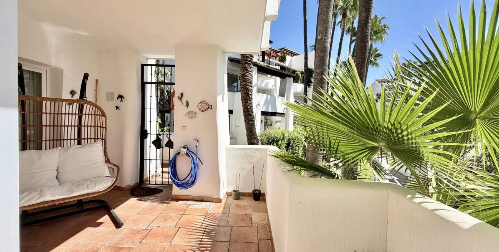 Long-term rent of ground floor apartment in The Golden Mile 12