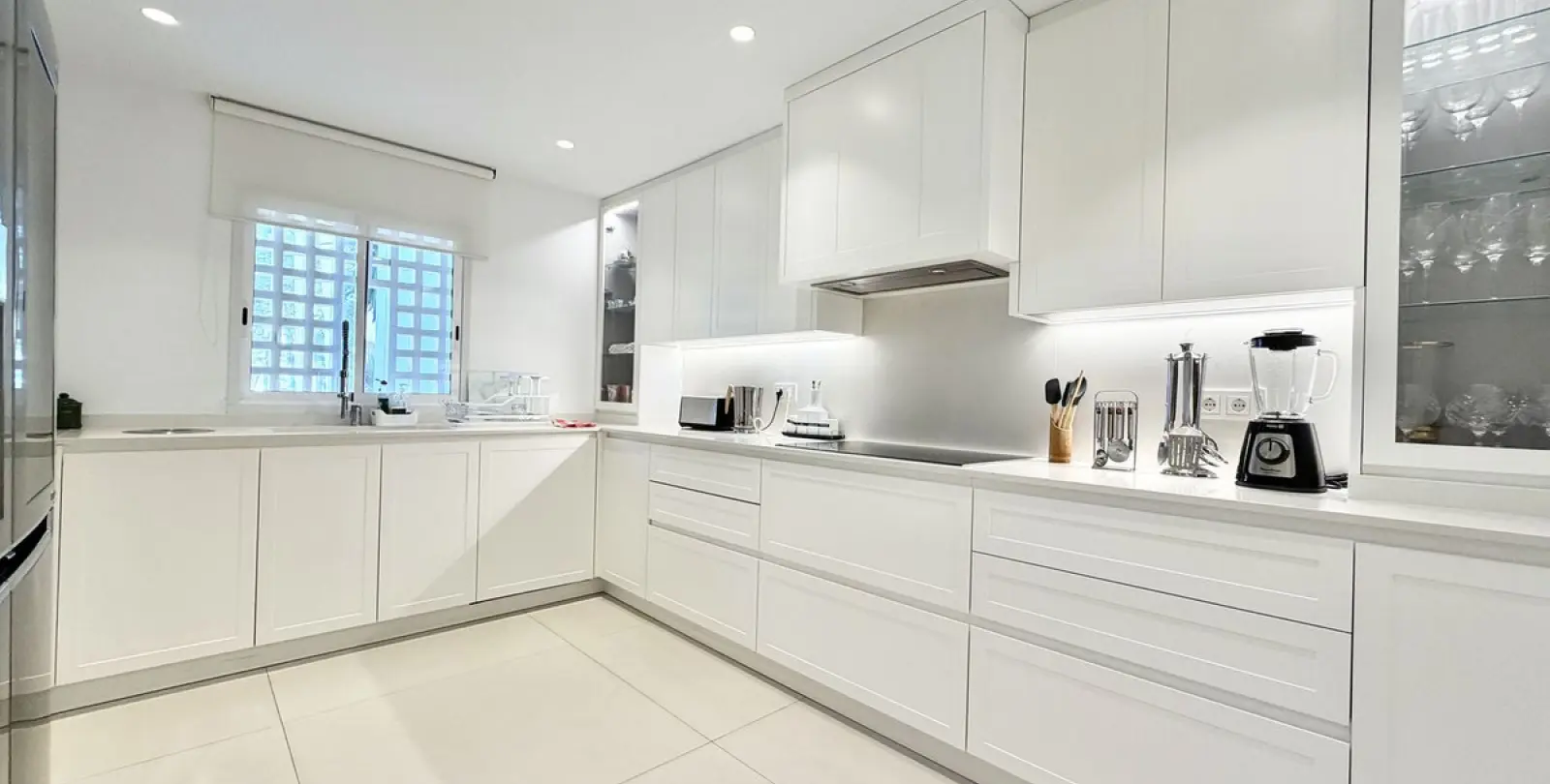 Long-term rent of ground floor apartment in The Golden Mile 13