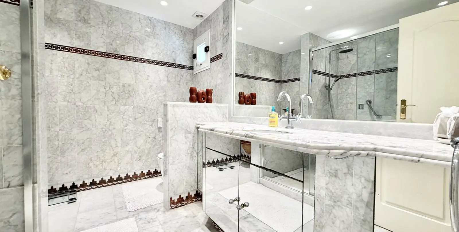 Long-term rent of ground floor apartment in The Golden Mile 17