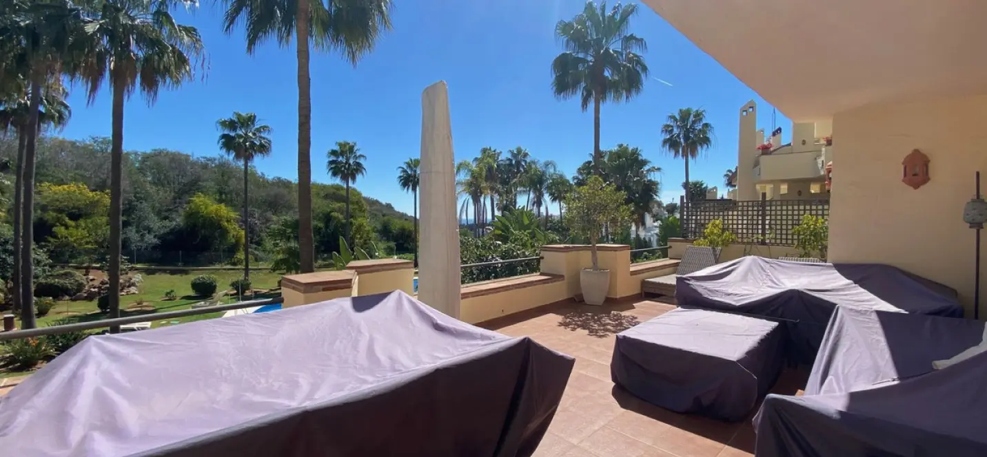 Long-term rent of middle floor apartment in The Golden Mile 1