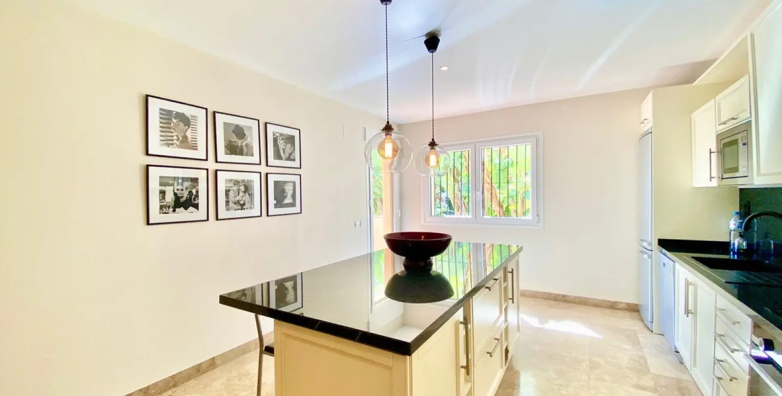 Long-term rent of middle floor apartment in The Golden Mile 4