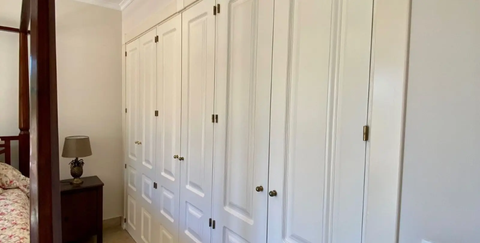 Long-term rent of middle floor apartment in The Golden Mile 18