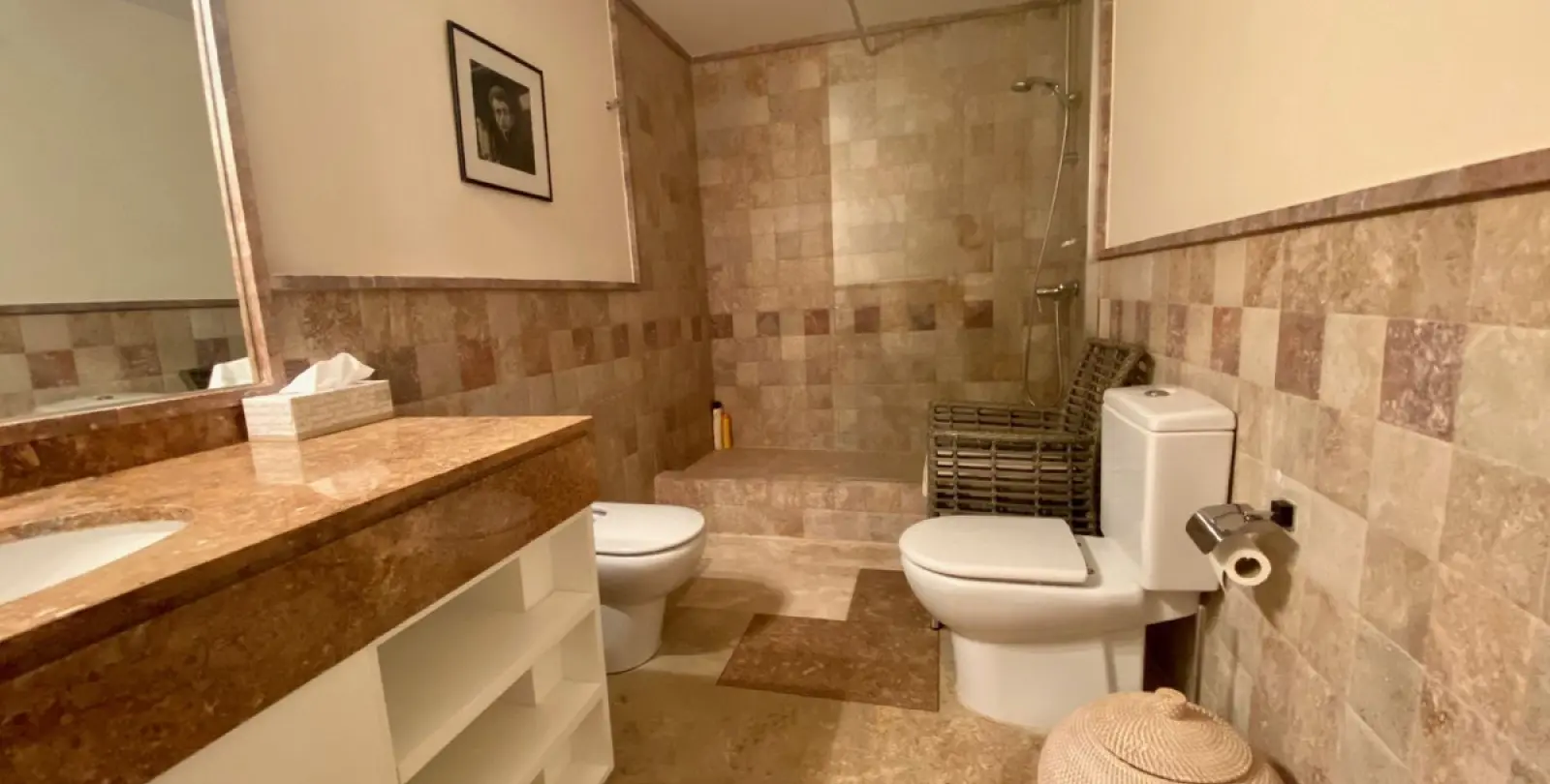 Long-term rent of middle floor apartment in The Golden Mile 23