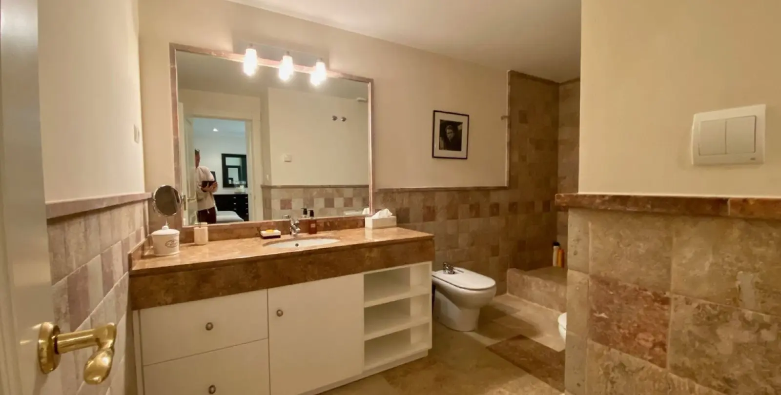Long-term rent of middle floor apartment in The Golden Mile 24