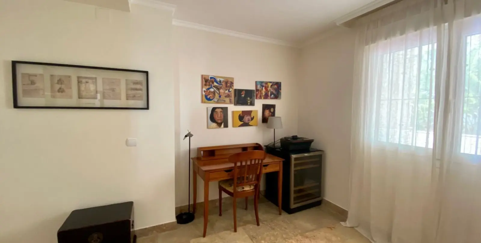Long-term rent of middle floor apartment in The Golden Mile 28