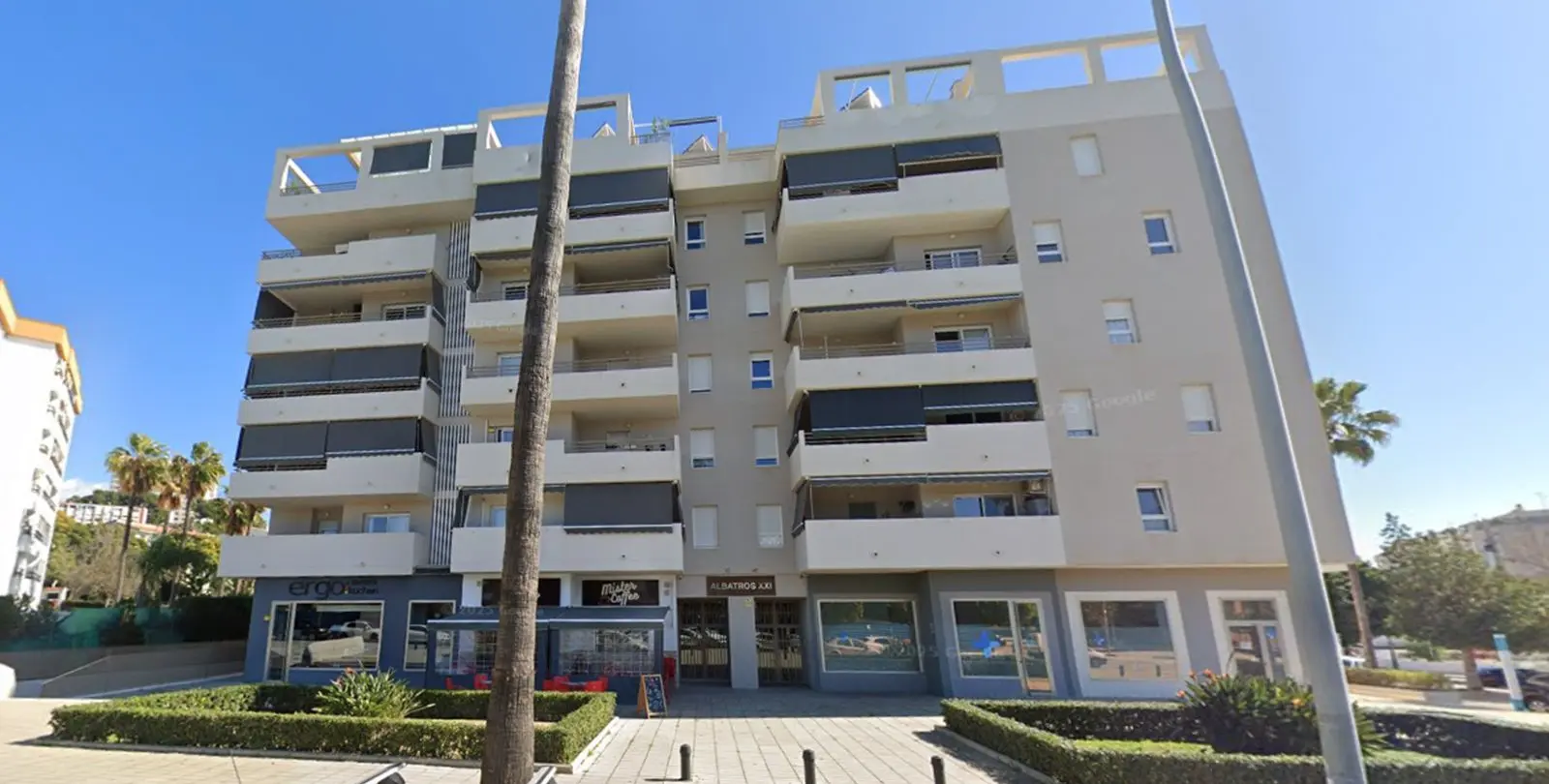 Sale of middle floor apartment in Nueva Andalucía 1