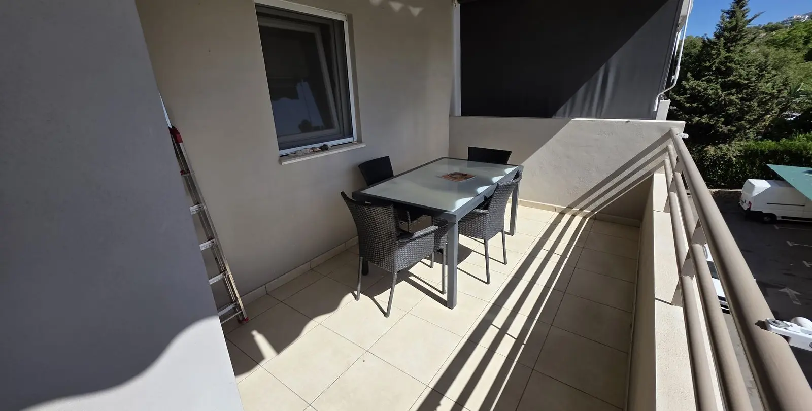 Sale of middle floor apartment in Nueva Andalucía 3