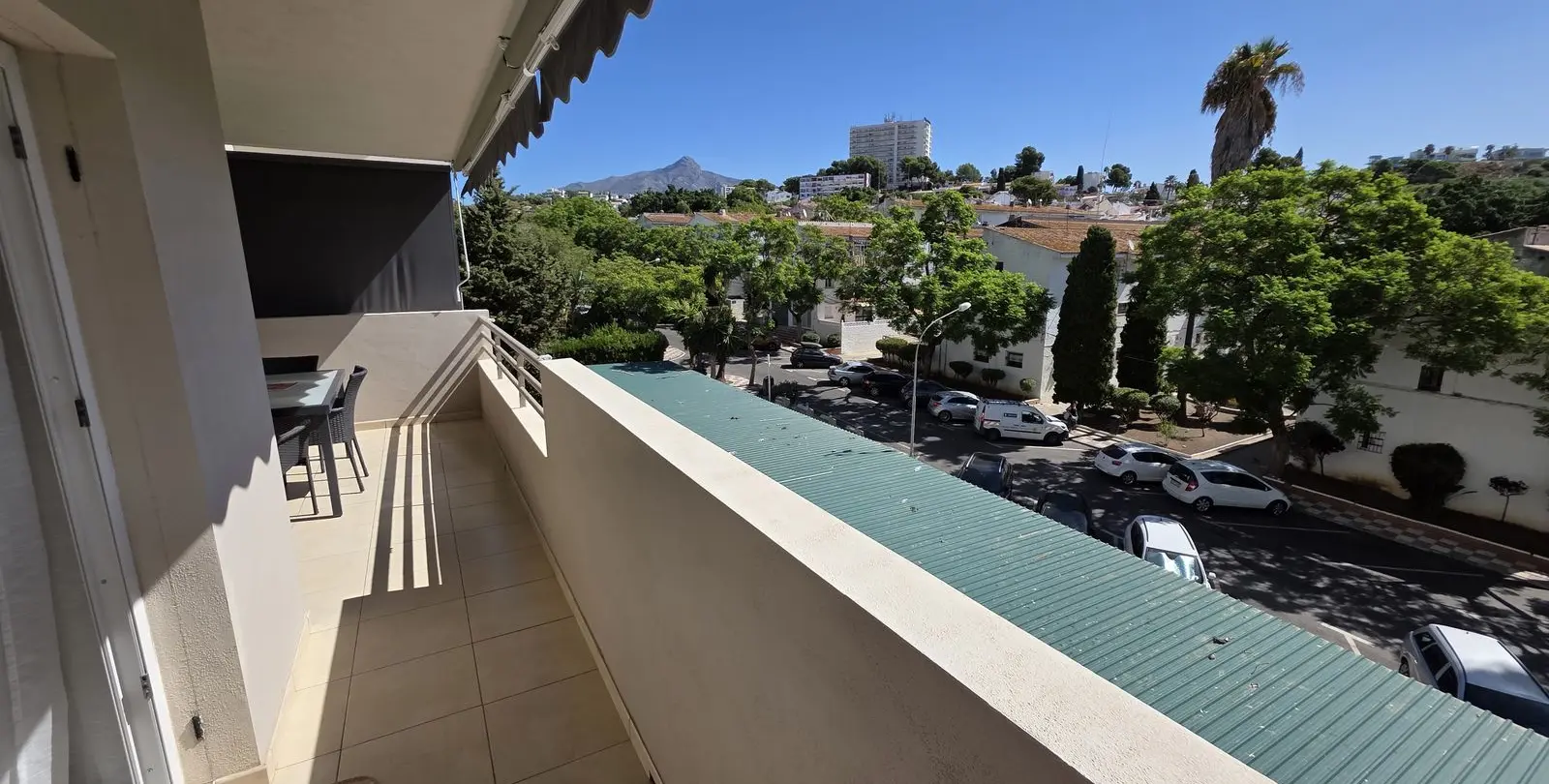 Sale of middle floor apartment in Nueva Andalucía 4
