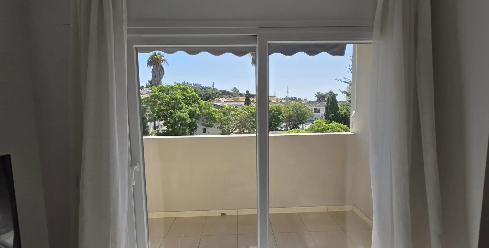 Sale of middle floor apartment in Nueva Andalucía 5