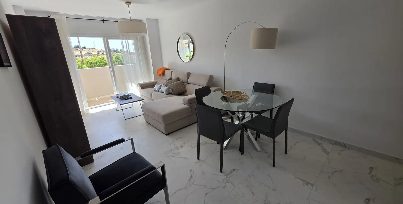 Sale of middle floor apartment in Nueva Andalucía 6