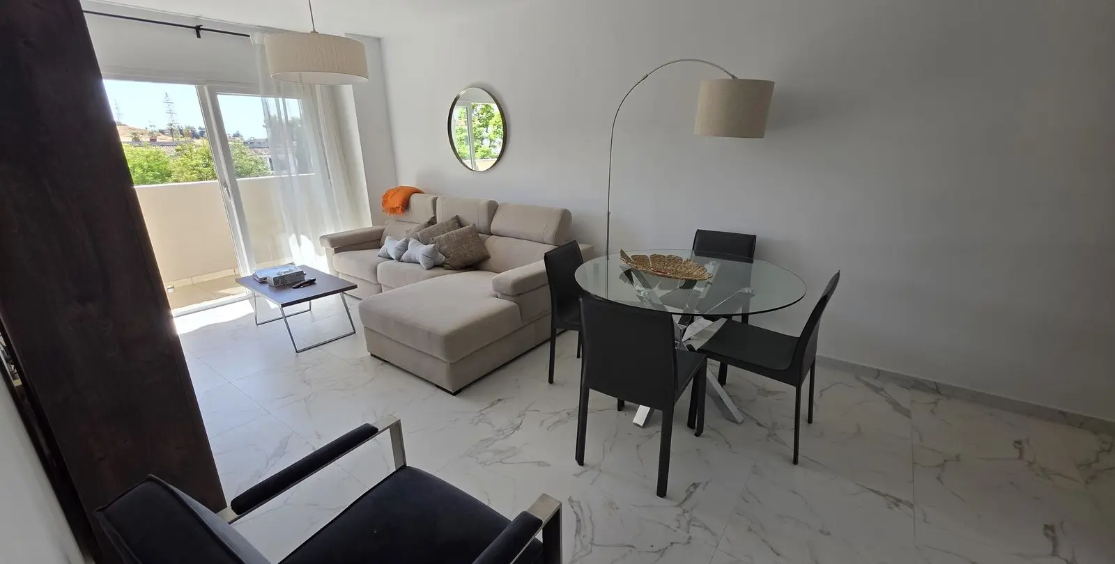 Sale of middle floor apartment in Nueva Andalucía 8