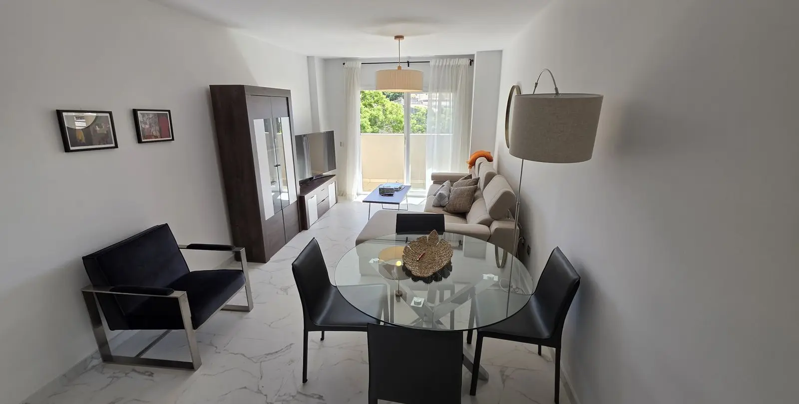 Sale of middle floor apartment in Nueva Andalucía 10