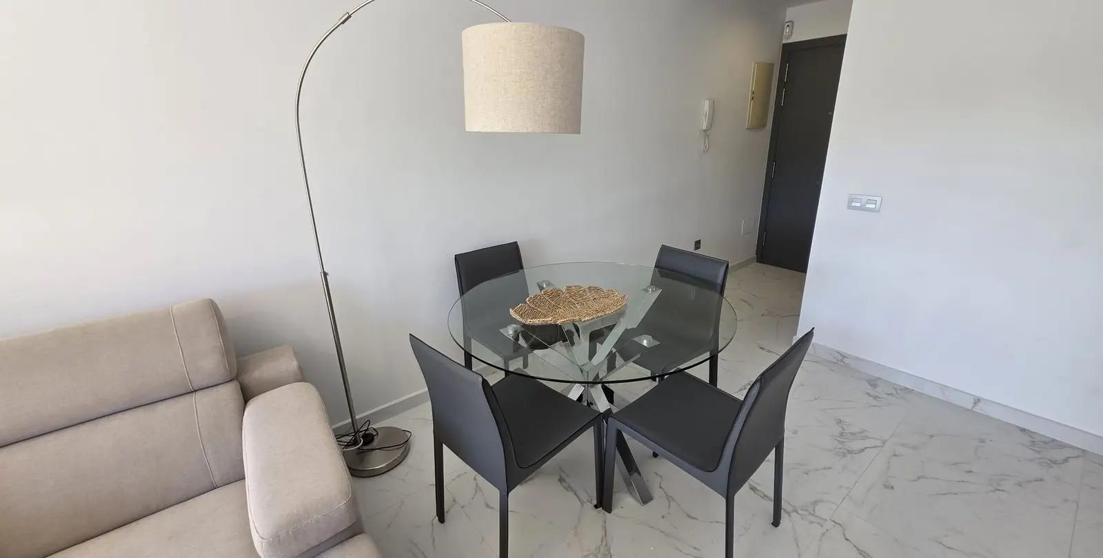 Sale of middle floor apartment in Nueva Andalucía 12
