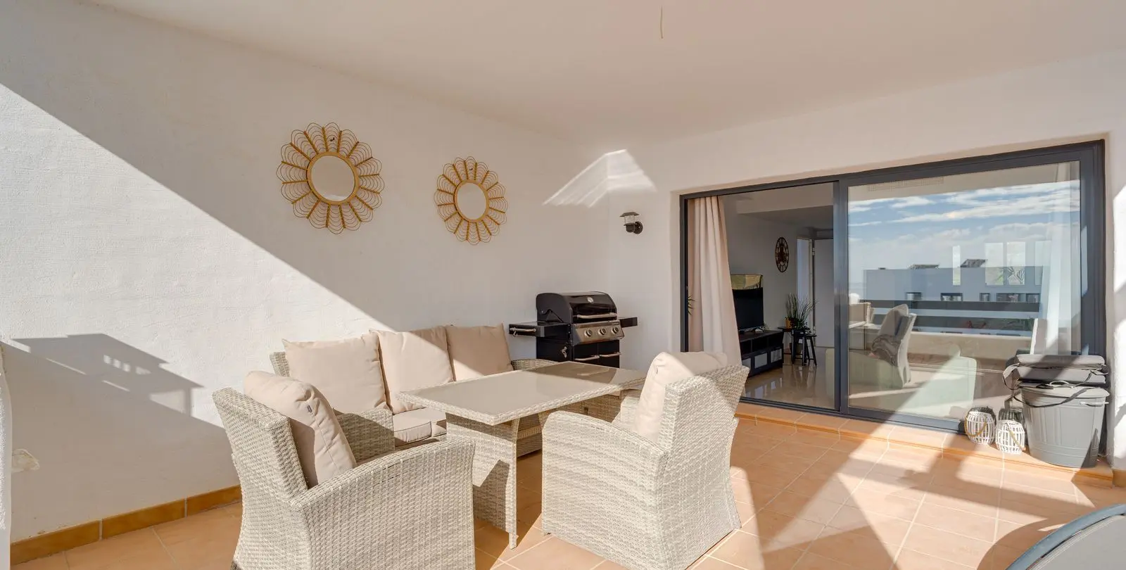 Sale of middle floor apartment in Casares Playa 5