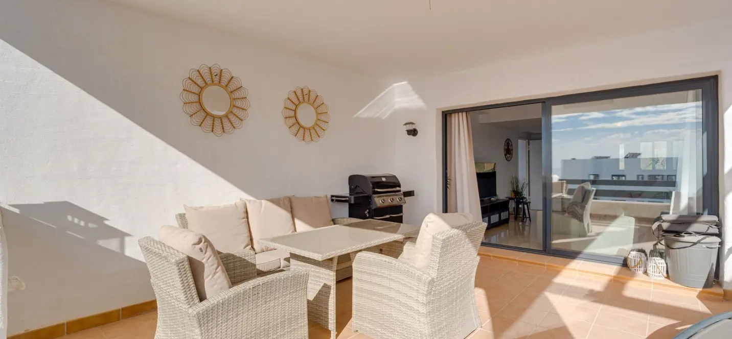 Sale of middle floor apartment in Casares Playa 4