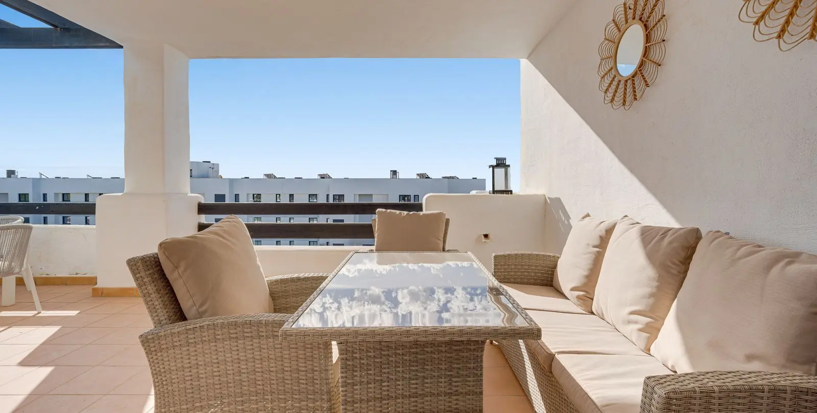 Sale of middle floor apartment in Casares Playa 8