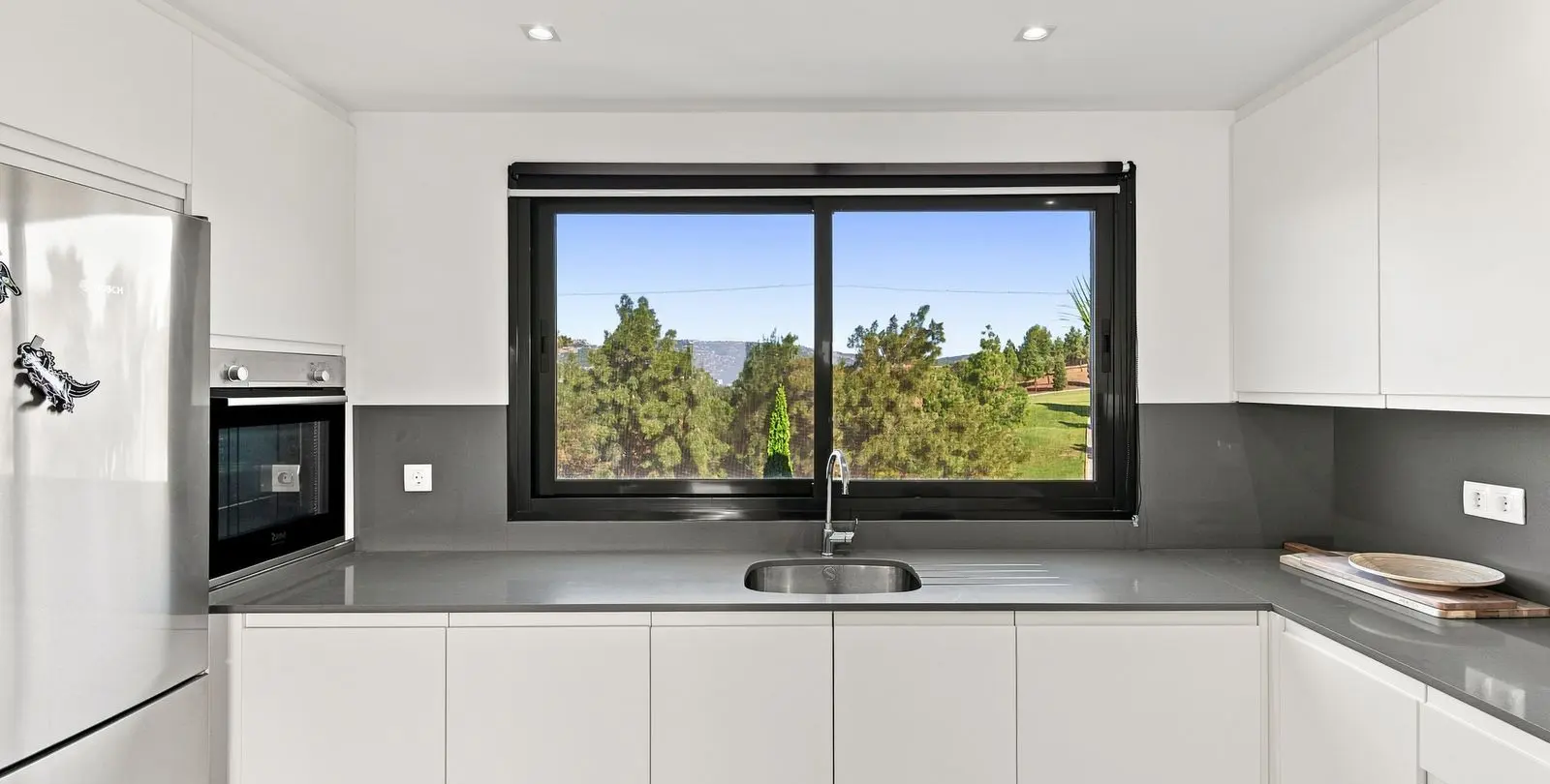 Sale of middle floor apartment in Casares Playa 14
