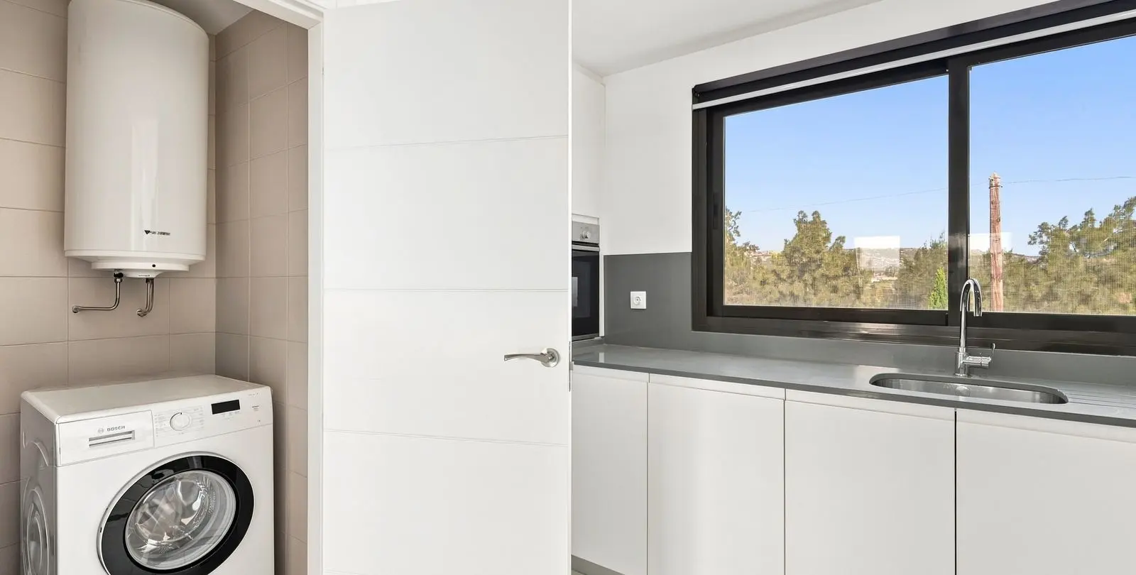 Sale of middle floor apartment in Casares Playa 15
