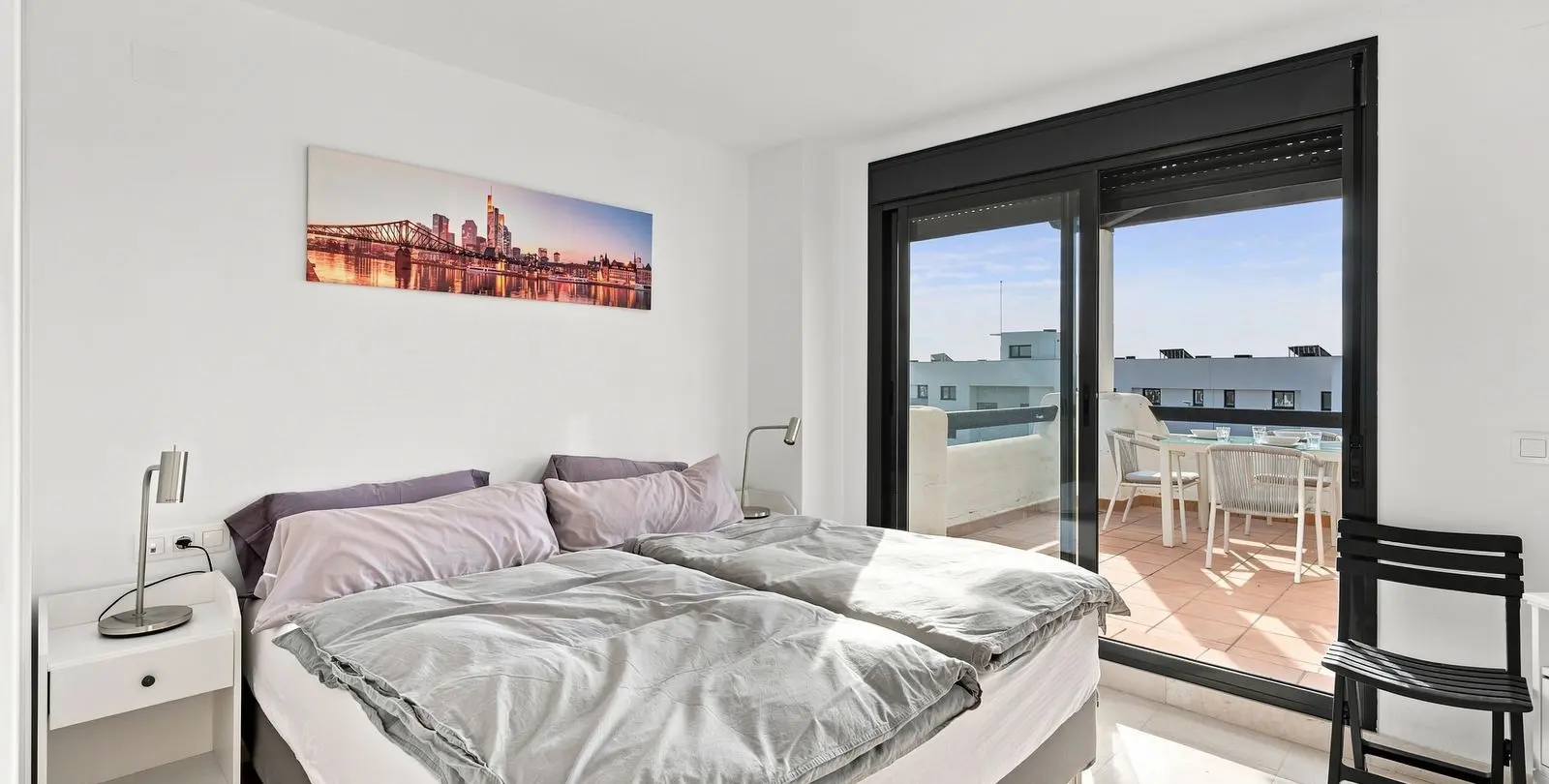Sale of middle floor apartment in Casares Playa 16