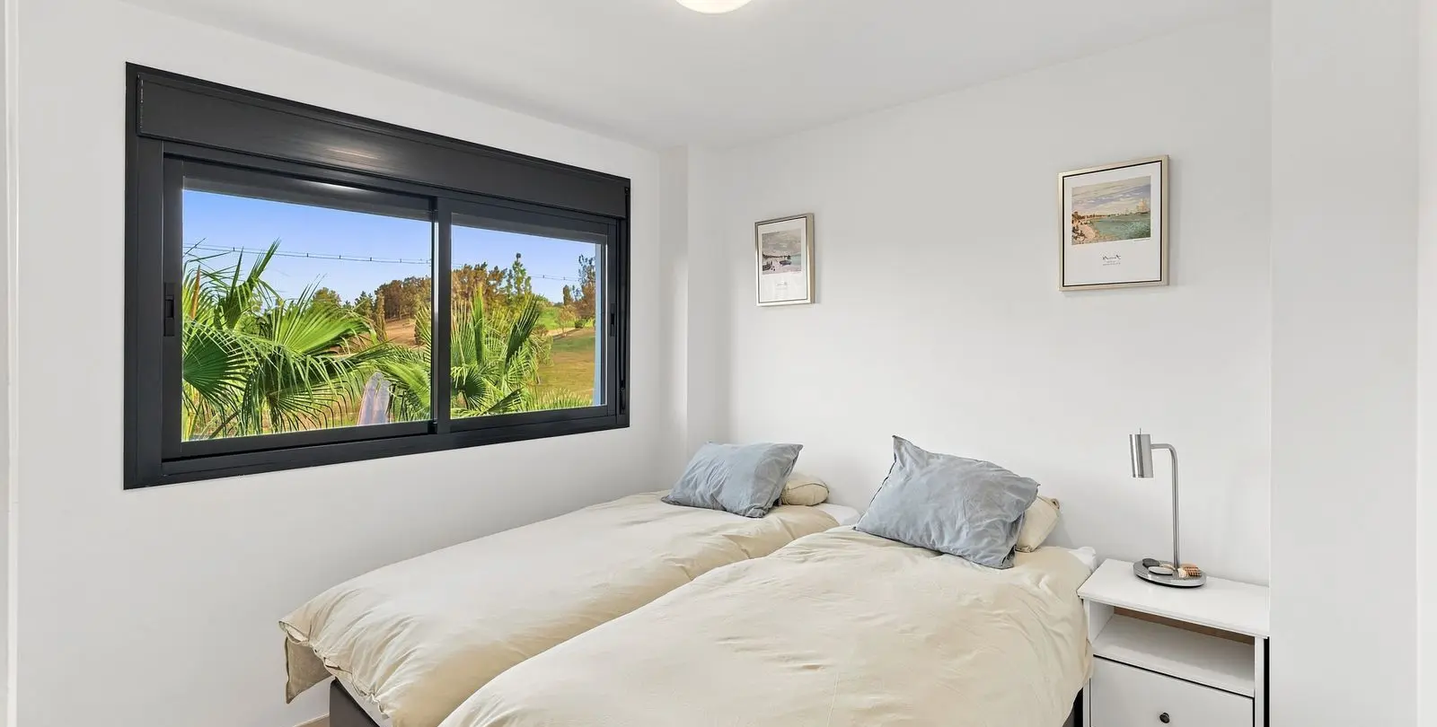 Sale of middle floor apartment in Casares Playa 20