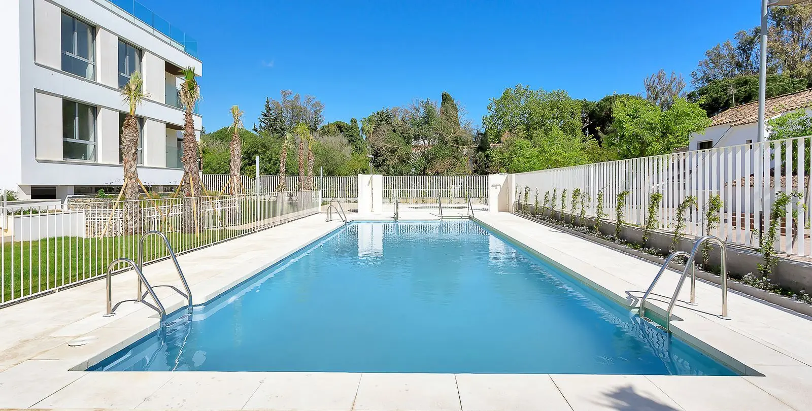 Venta de apartamento en planta baja en Elviria 24