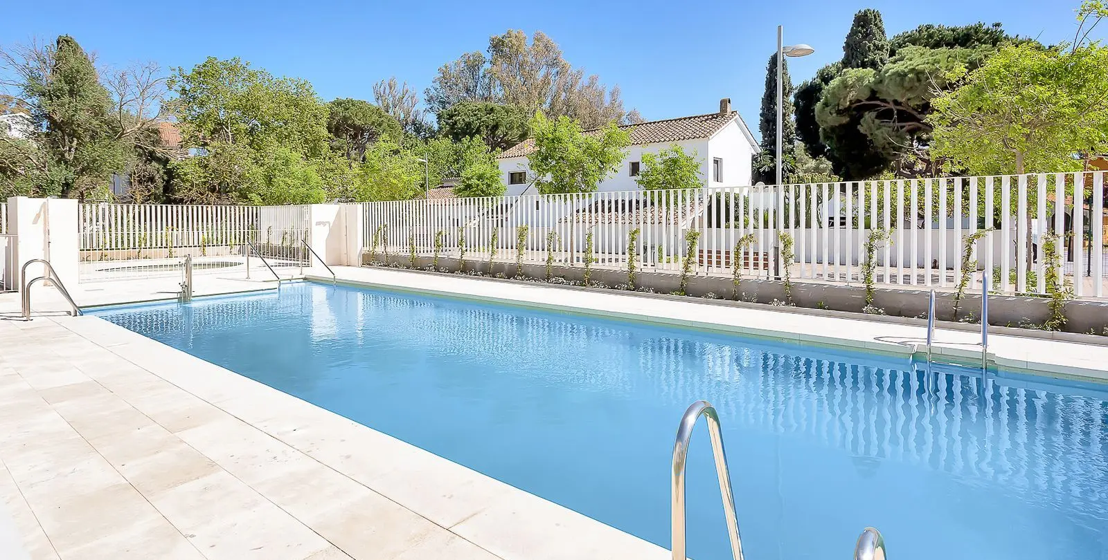 Venta de apartamento en planta baja en Elviria 25