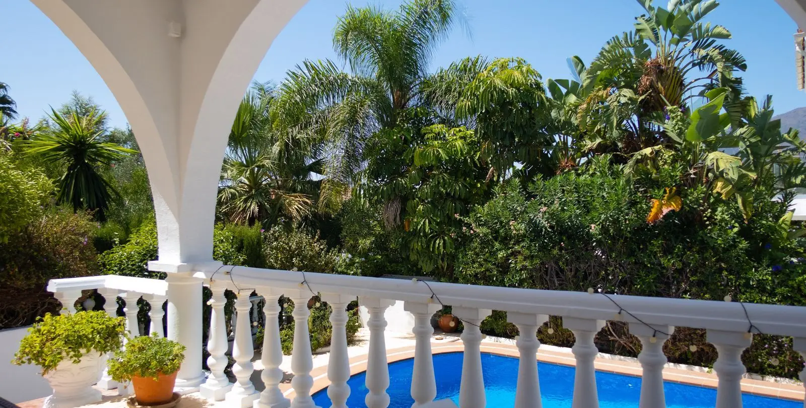 Продажа  отдельно стоящей виллы в Estepona 24