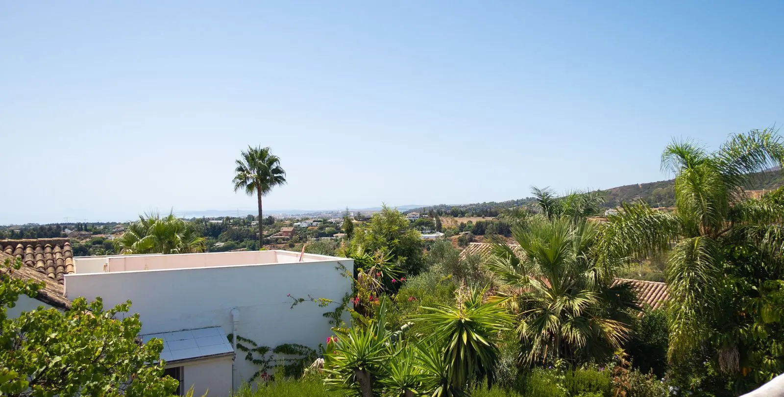 Продажа  отдельно стоящей виллы в Estepona 33