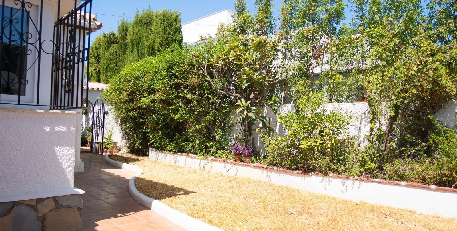 Продажа  отдельно стоящей виллы в Estepona 38