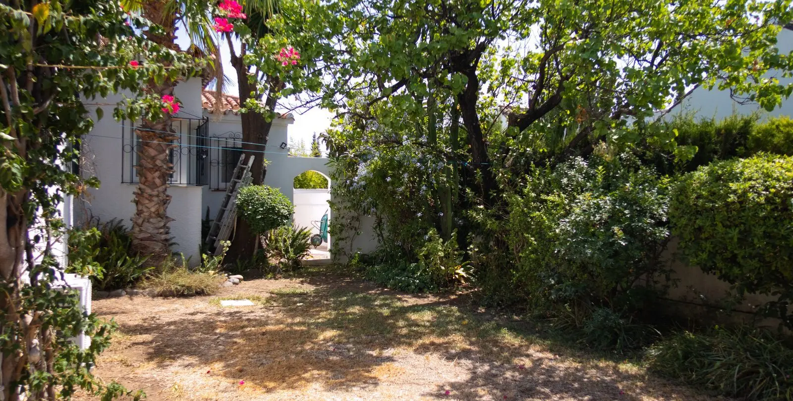 Продажа  отдельно стоящей виллы в Estepona 42