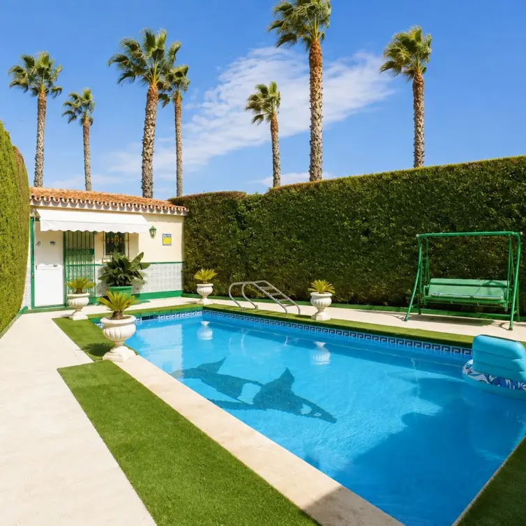 Venta de villa independiente en Rincón de la Victoria