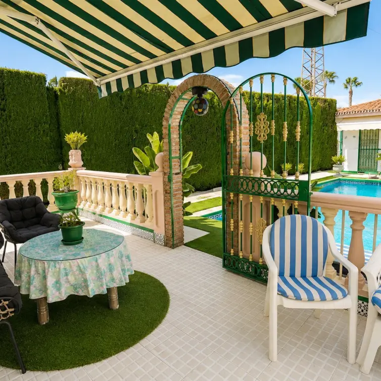 Venta de villa independiente en Rincón de la Victoria