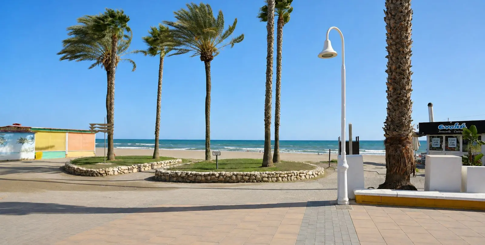 Продажа  отдельно стоящей виллы в Rincón de la Victoria 26