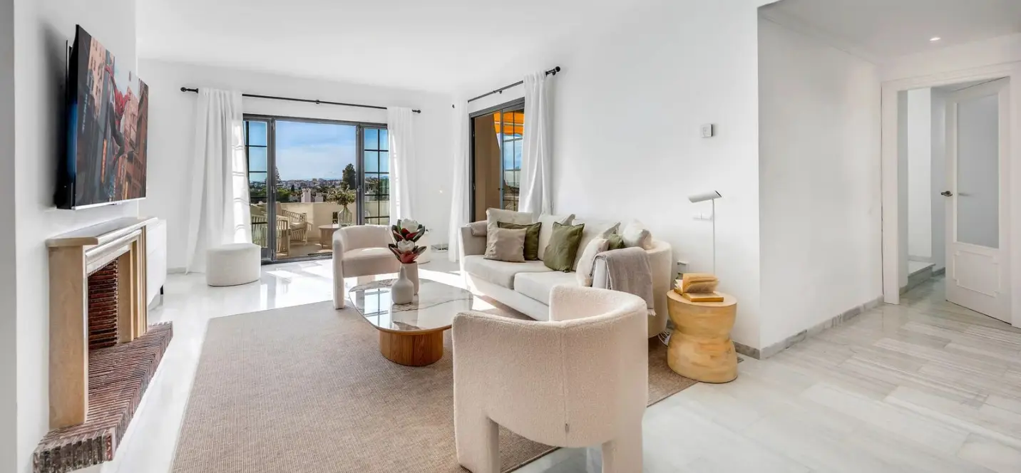 Sale of penthouse duplex in Nueva Andalucía 3
