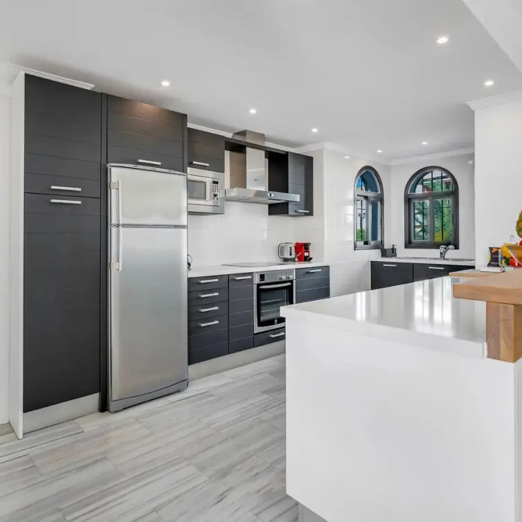 Sale of penthouse duplex in Nueva Andalucía
