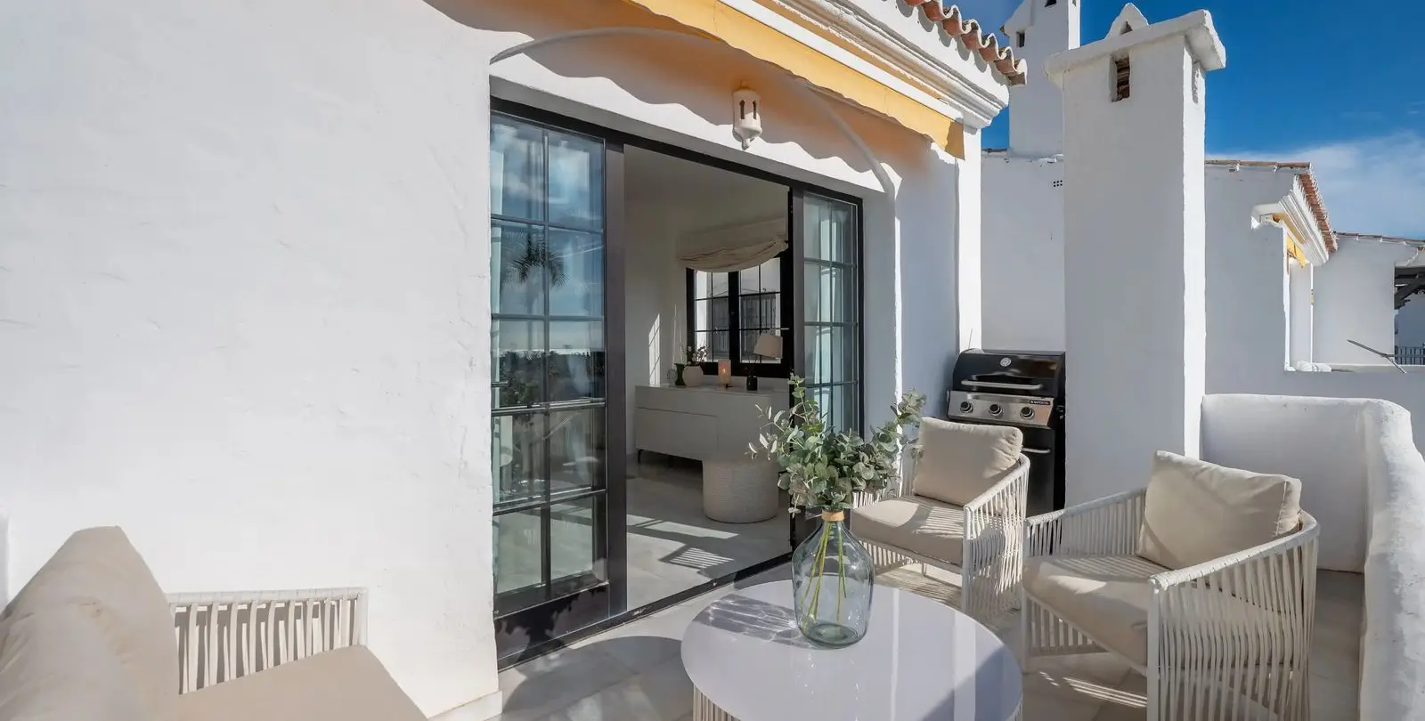 Venta de ático dúplex en Nueva Andalucía 15