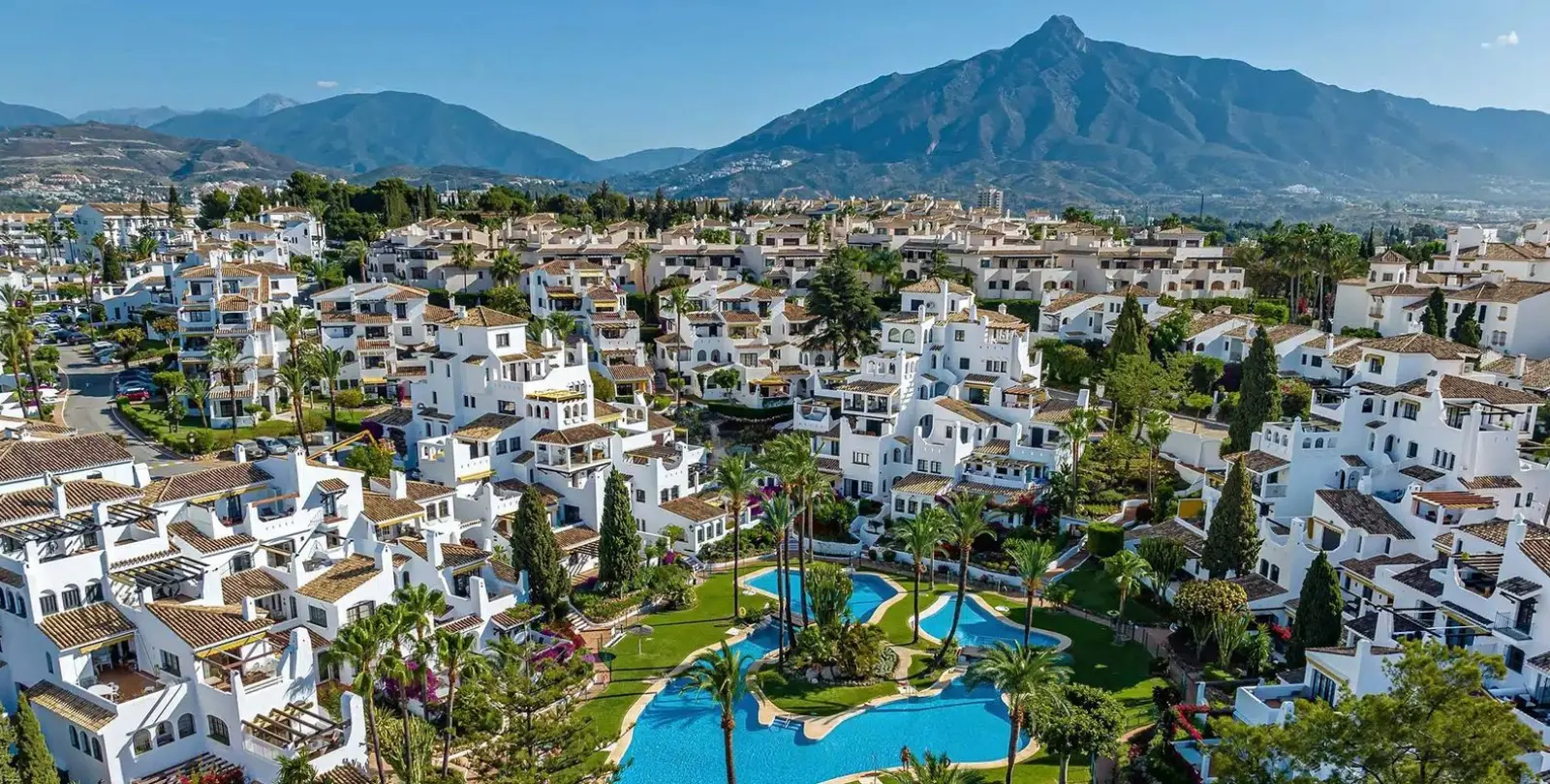 Venta de ático dúplex en Nueva Andalucía 27