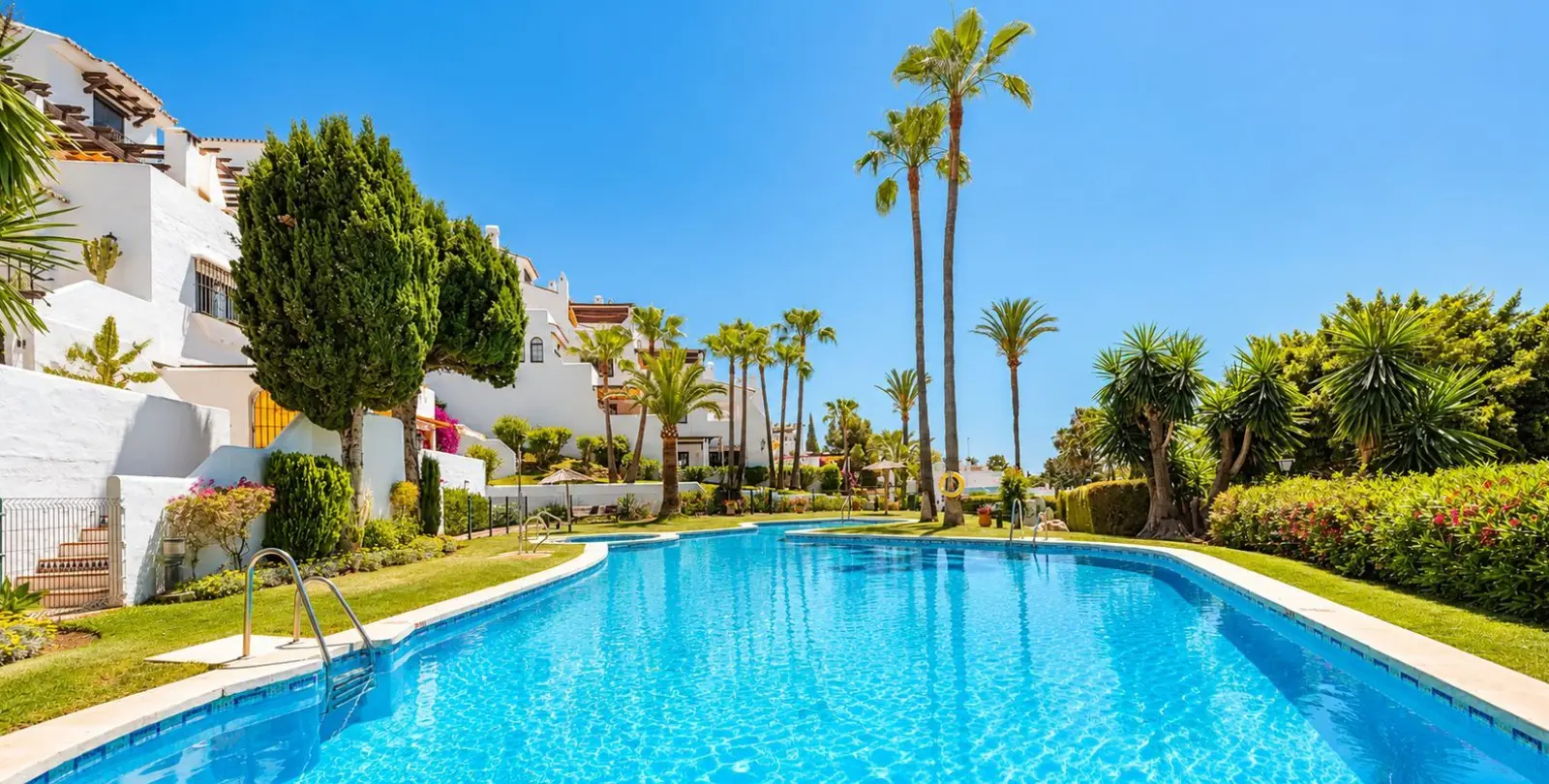 Sale of penthouse duplex in Nueva Andalucía 19