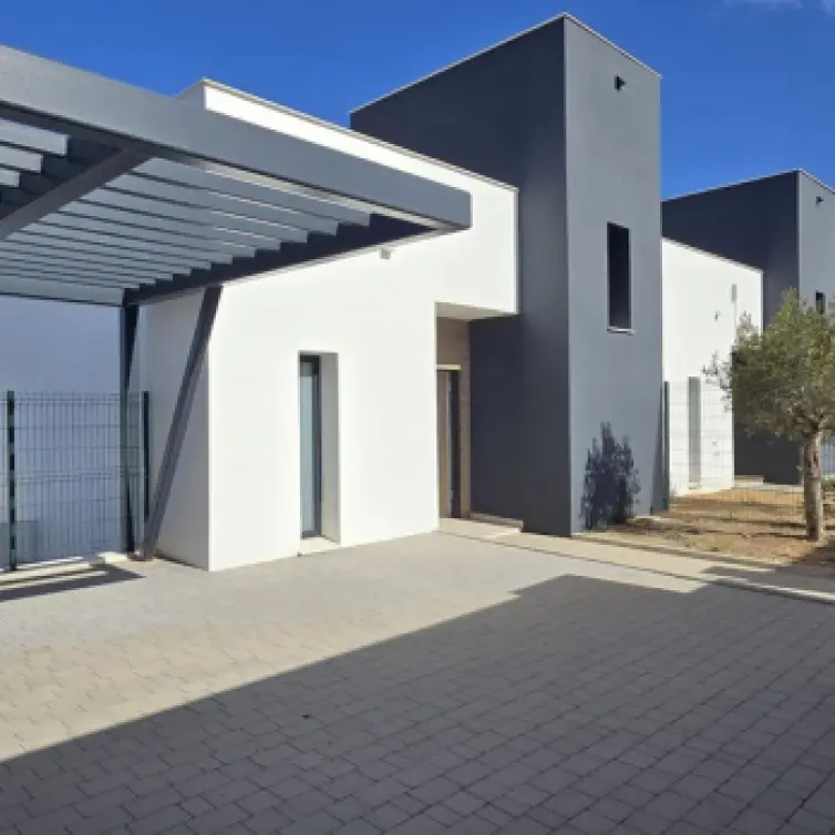 Alquiler a largo plazo de casa pareada en Atalaya