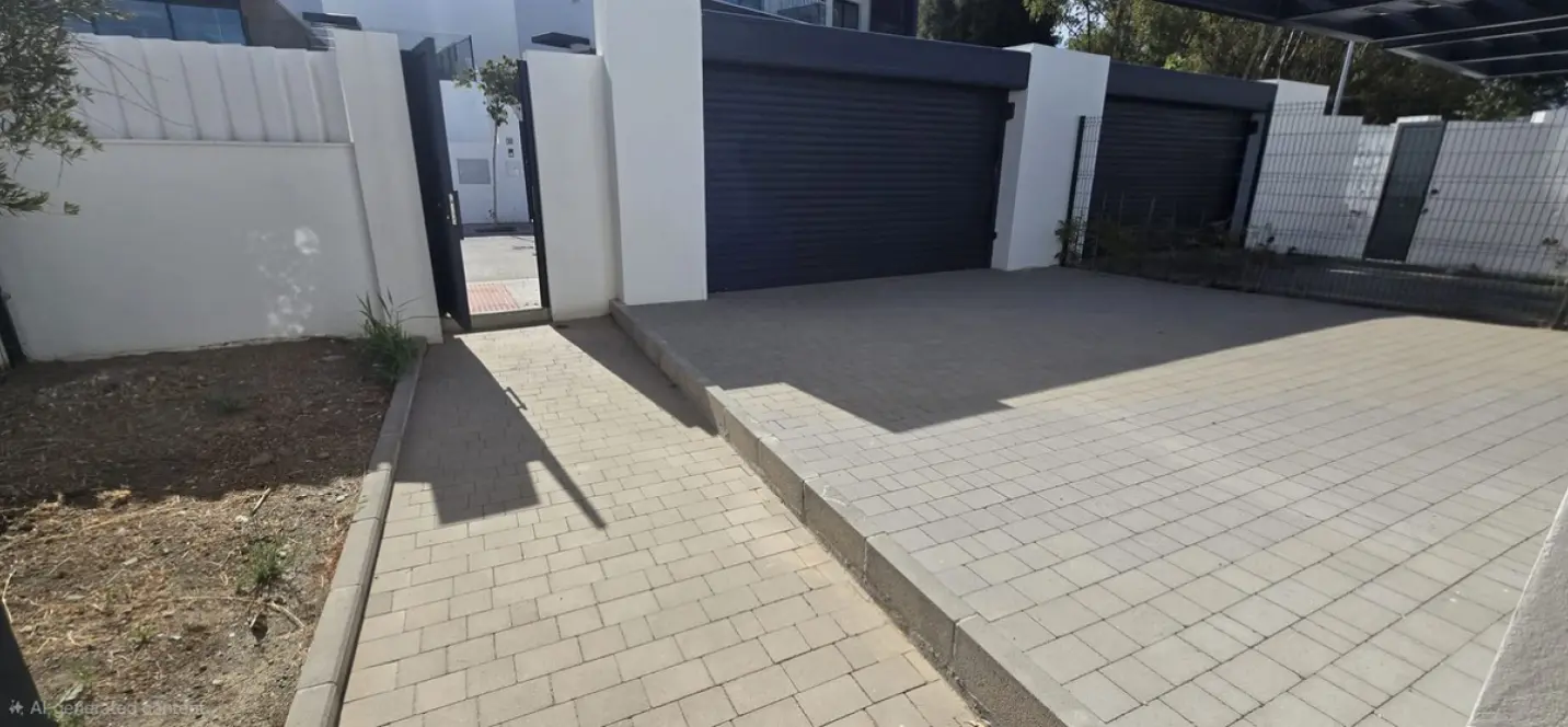 Alquiler a largo plazo de casa pareada en Atalaya 4