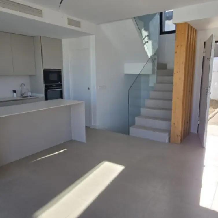 Alquiler a largo plazo de casa pareada en Atalaya
