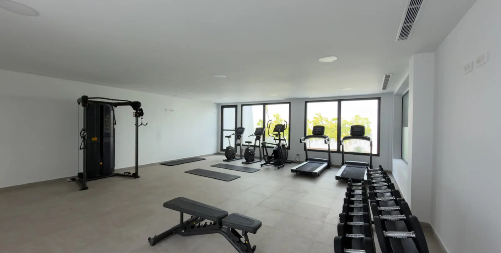 Alquiler a largo plazo de ático dúplex en New Golden Mile 24