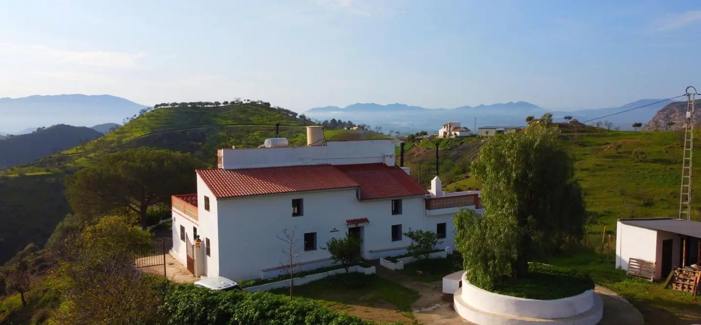 Venta de finca - cortijo en Pizarra 0
