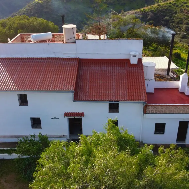 Venta de finca - cortijo en Pizarra