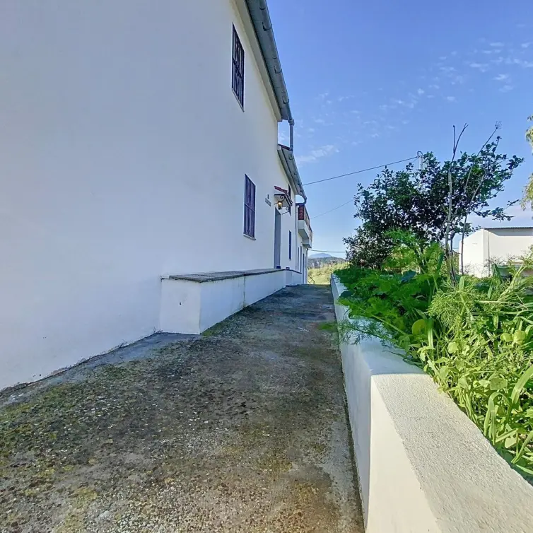 Venta de finca - cortijo en Pizarra