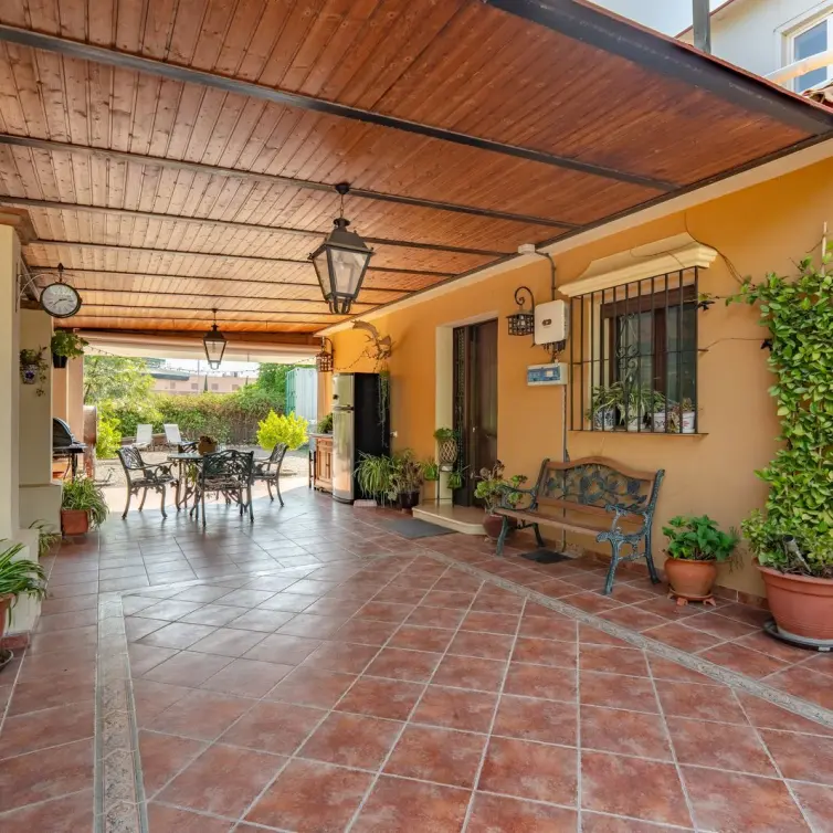 Sale of detached villa in Coín