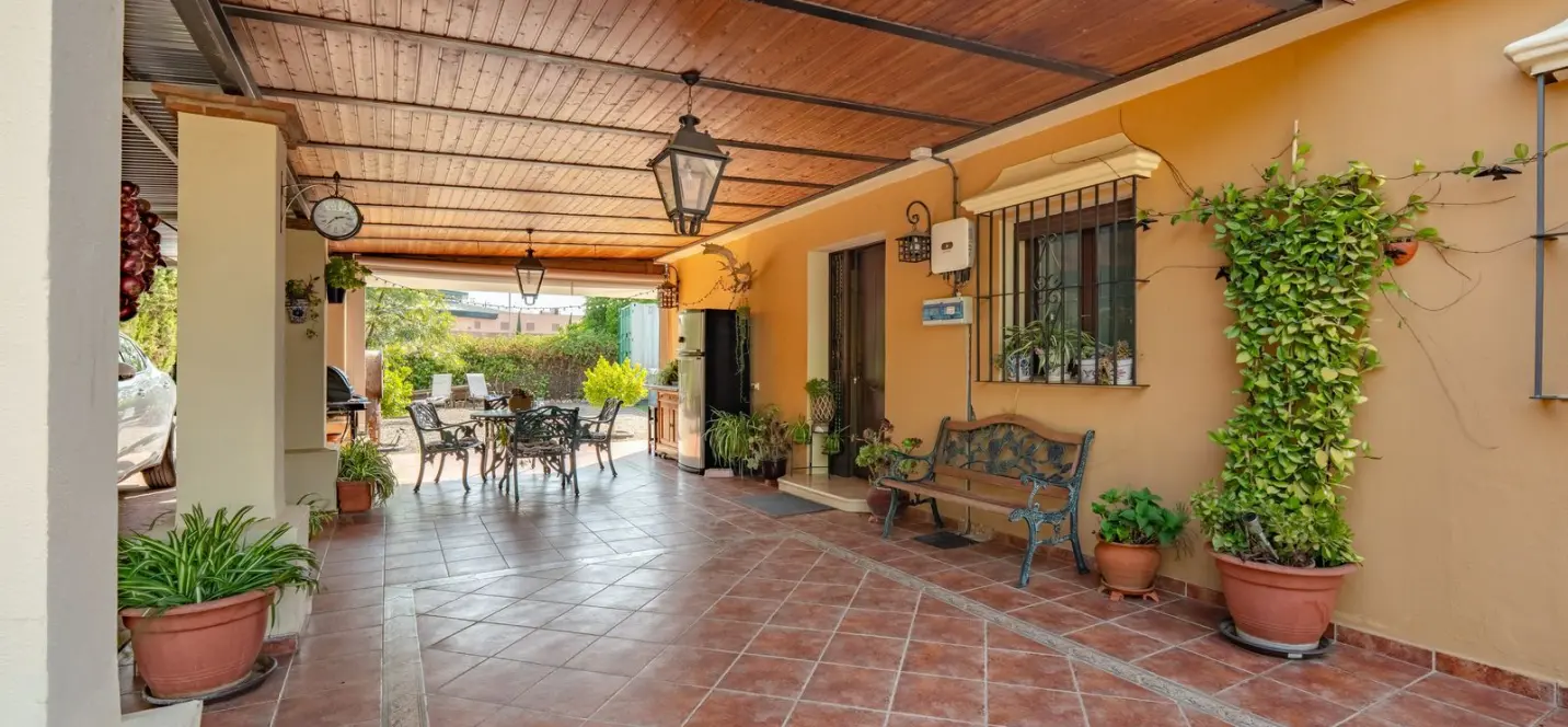 Sale of detached villa in Coín 3