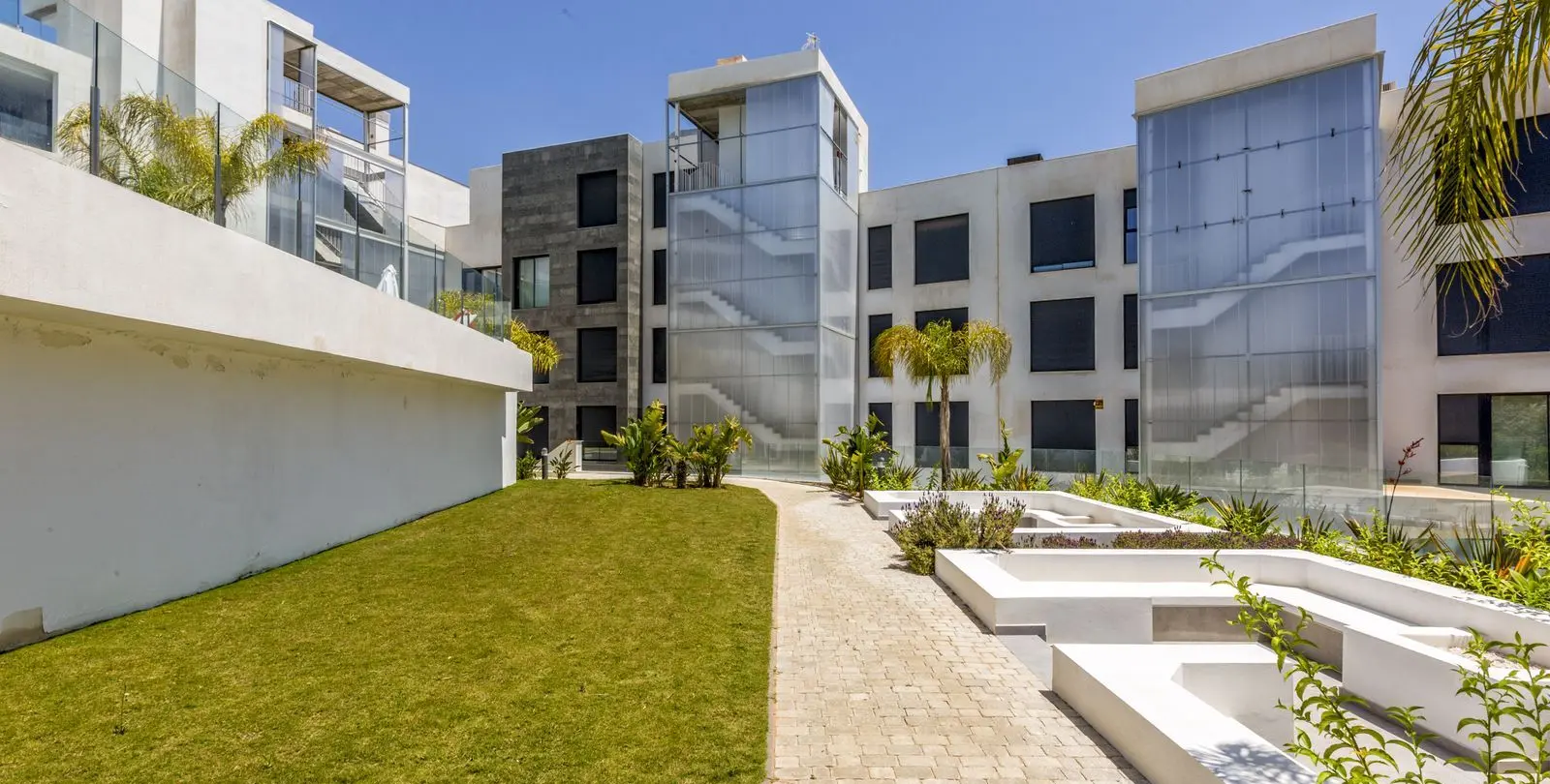 Sale of ground floor apartment in Fuengirola 32