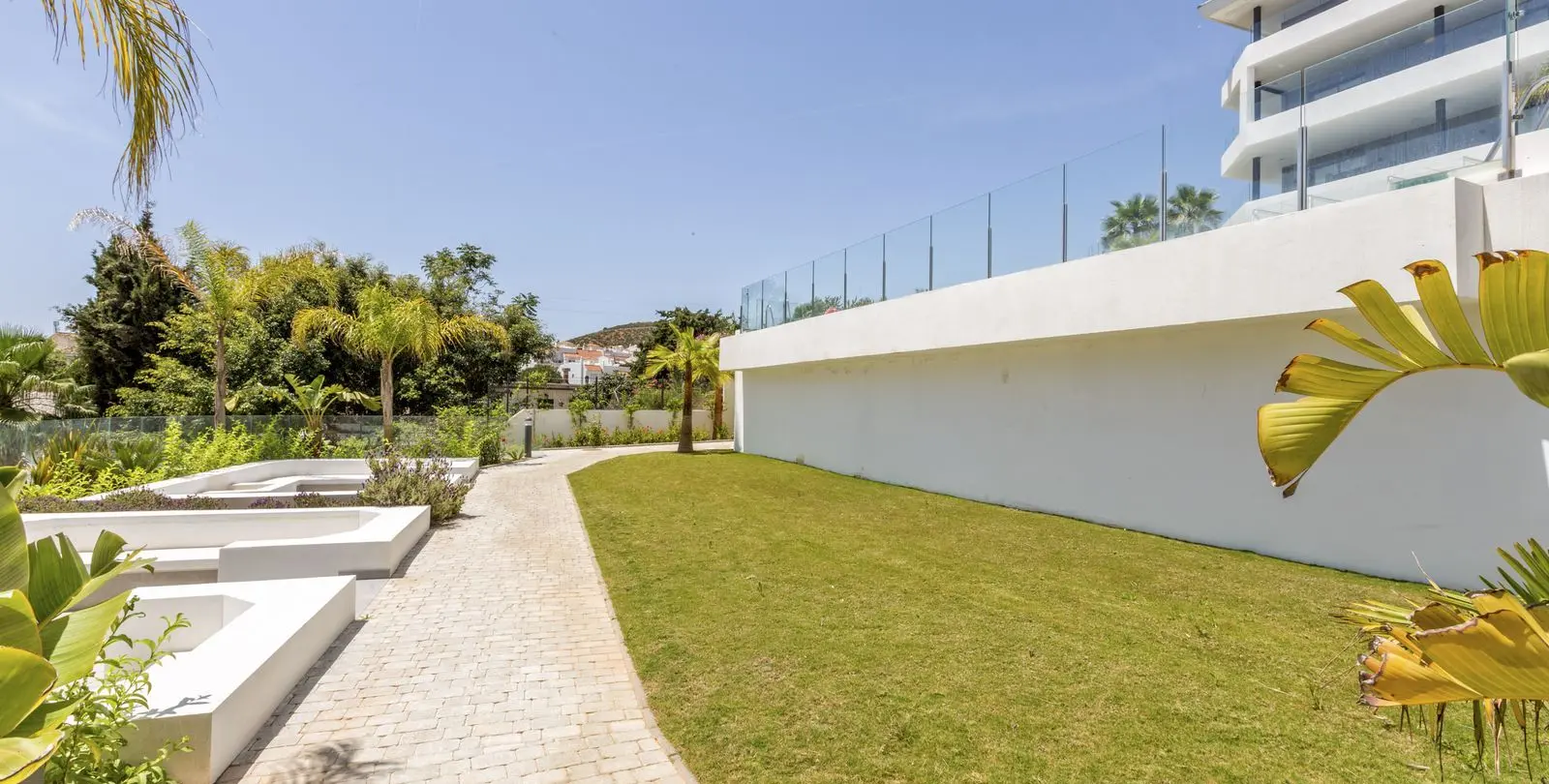 Sale of ground floor apartment in Fuengirola 33