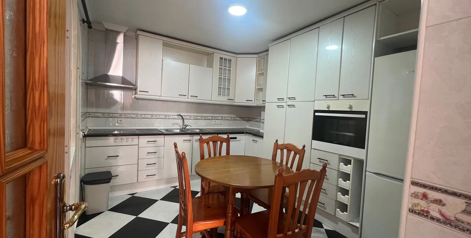 Продажа дома на две семьи в Estepona 17